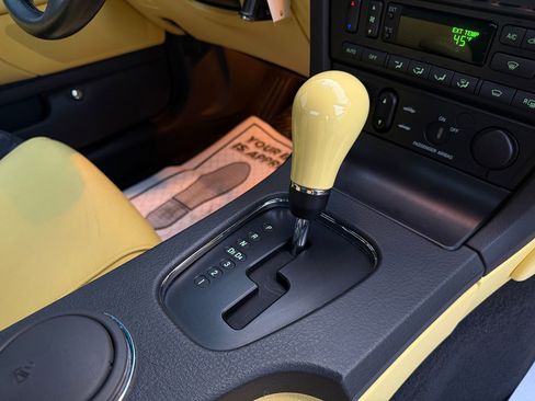 Used 2002 Ford Thunderbird image 27