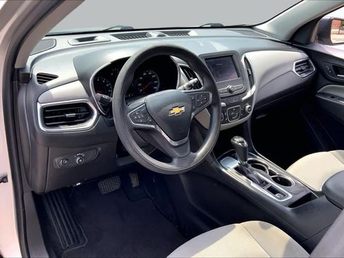 Used 2021 Chevrolet Equinox LS w/ LS Convenience Package FWD image 17