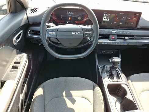 Used 2025 Kia K4 FWD image 11