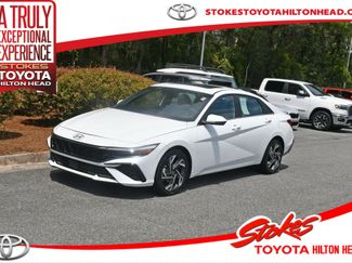 Used 2025 Hyundai Elantra Limited FWD video 1