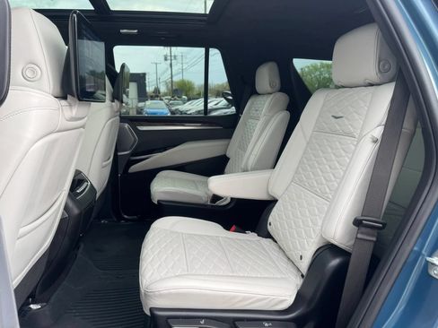 Used 2025 Cadillac Escalade Sport Platinum w/ LPO, Floor Liner Package AWD/4WD image 23
