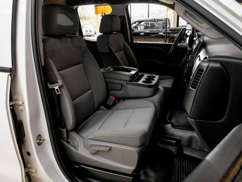 Used 2019 Chevrolet Silverado 2500 W/T AWD/4WD image 31