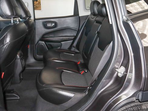 Used 2020 Jeep Compass Trailhawk image 8