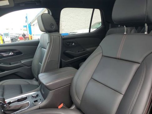 Used 2023 Chevrolet Traverse RS w/ LPO, Floor Liner Package AWD/4WD image 5