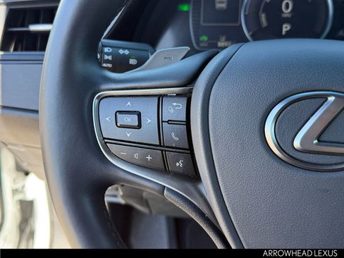 Used 2025 Lexus ES 300h w/ Premium Package image 17