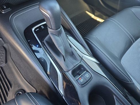 Used 2020 Toyota Corolla XSE image 19