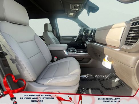 New 2025 GMC Sierra 2500 SLT w/ SLT Premium Package image 19