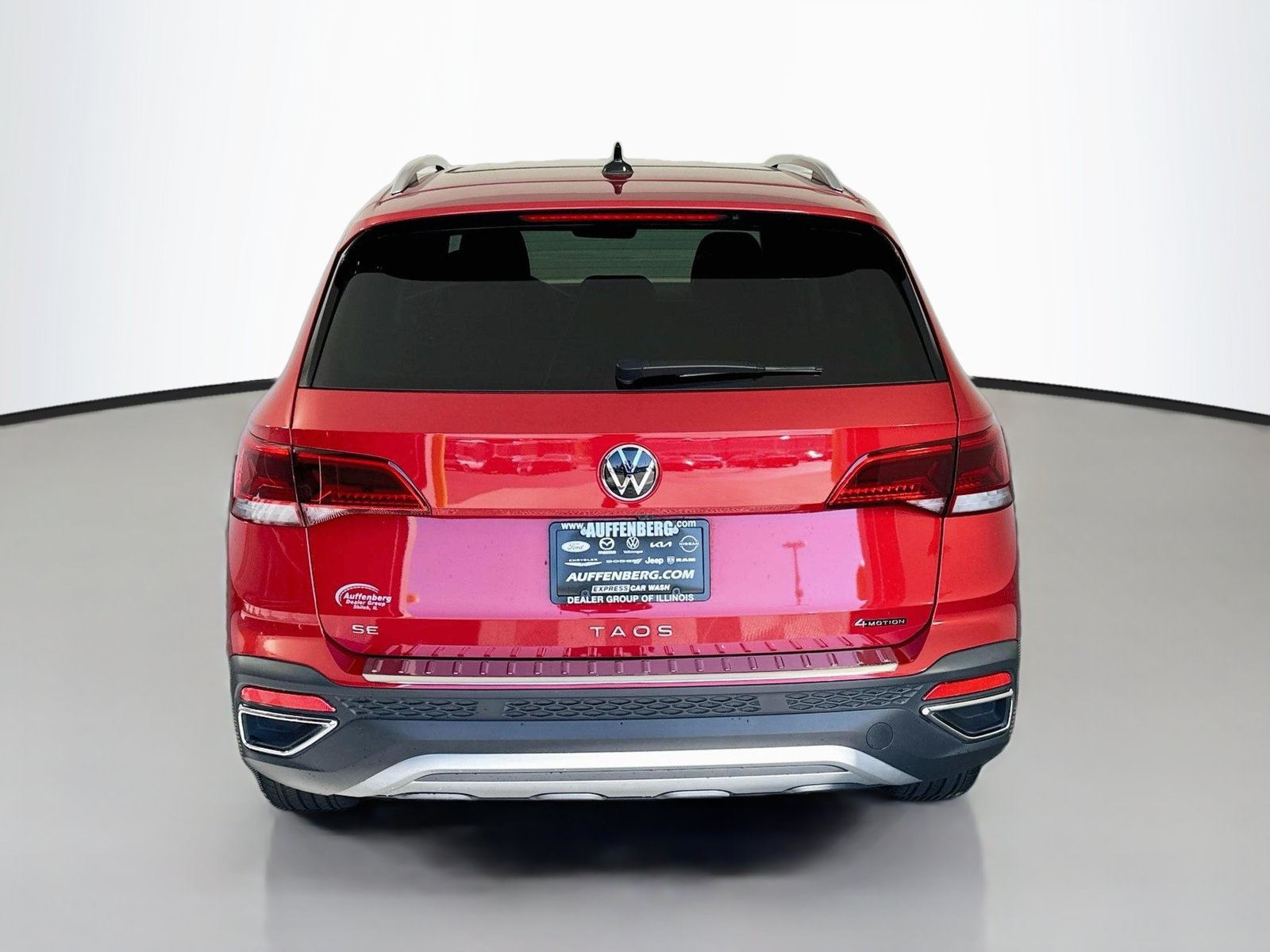Used 2023 Volkswagen Taos SE w/ Panoramic Sunroof Package AWD/4WD image 6