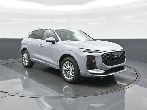 Used 2026 Audi Q3 quattro 2.0T w/ Driver Assistance Package AWD/4WD image 1