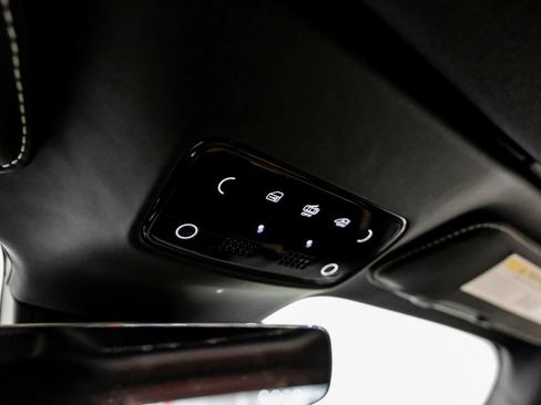 Used 2022 Ferrari SF90 Spider image 22