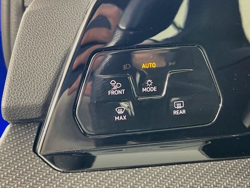 Used 2023 Volkswagen Golf R AWD/4WD image 11