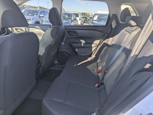 Used 2025 Nissan Rogue S image 27