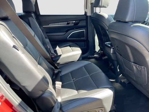 Used 2024 Kia Telluride EX w/ EX Captain's Chair Package AWD/4WD image 30