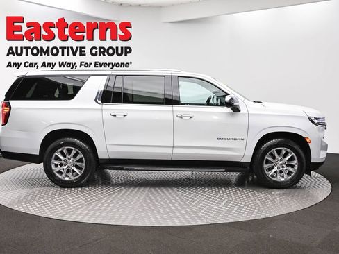 Used 2023 Chevrolet Suburban Premier RWD image 4