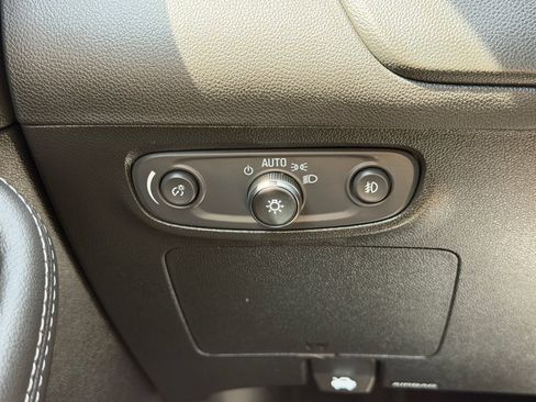 Used 2023 Buick Encore GX Select w/ Sport Touring Package FWD image 12