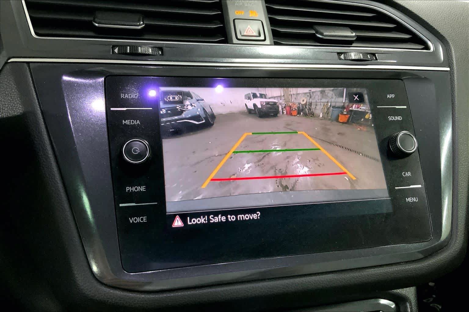 Used 2021 Volkswagen Tiguan SE w/ Panoramic Sunroof Package AWD/4WD image 27