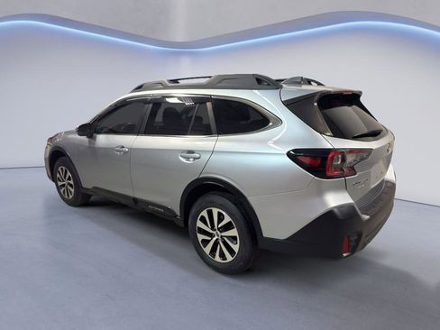 Used 2022 Subaru Outback Premium image 4