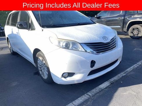 Used 2013 Toyota Sienna XLE FWD image 13
