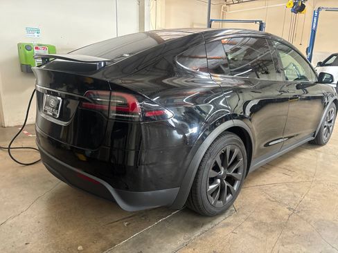 Used 2023 Tesla Model X AWD/4WD image 3