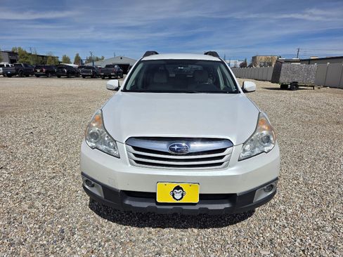 Used 2010 Subaru Outback 2.5i Premium image 2