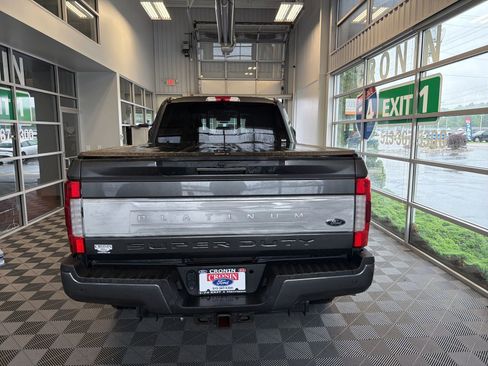 Used 2019 Ford F250 Platinum w/ Platinum Ultimate Package AWD/4WD image 5