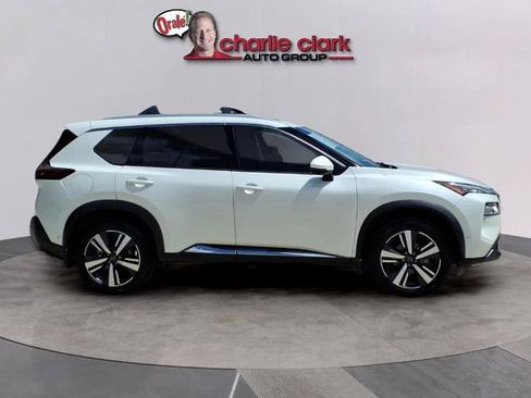 Certified 2023 Nissan Rogue SL w/ SL Premium Package FWD image 6