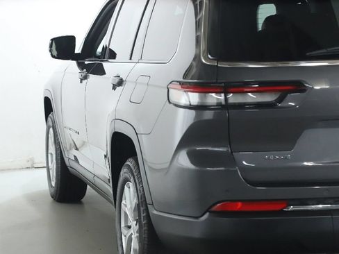 Used 2023 Jeep Grand Cherokee L Limited AWD/4WD image 42