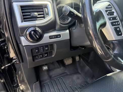 Used 2018 Nissan Titan PRO-4X AWD/4WD image 9