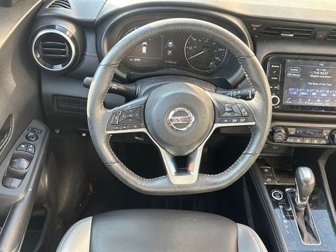 Used 2021 Nissan Kicks SR w/ SR Premium Package image 4