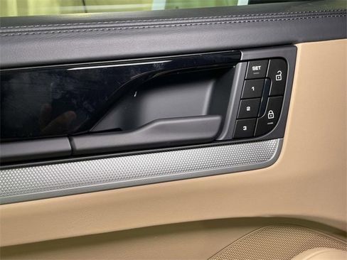 New 2026 Porsche Cayenne Coupe image 38