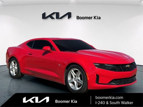 Used 2020 Chevrolet Camaro LT image 3