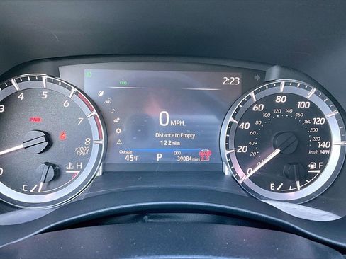 Used 2024 Toyota Highlander XLE image 18