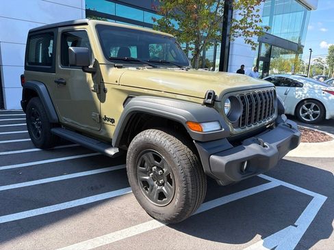 Used 2025 Jeep Wrangler Sport AWD/4WD image 2