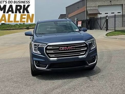 Used 2024 GMC Terrain SLT FWD image 3