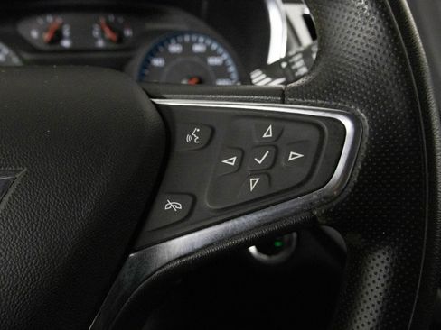 Used 2020 Chevrolet Equinox LS image 29