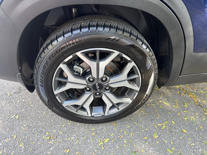 Used 2022 Kia Seltos EX AWD/4WD image 11