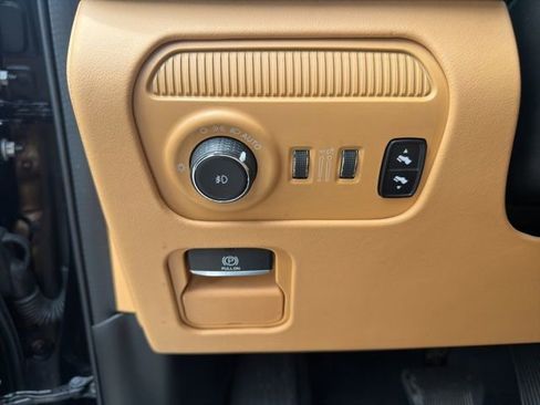 Used 2022 Jeep Grand Wagoneer Series III AWD/4WD image 19