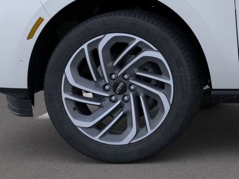 New 2026 Lincoln Navigator L Reserve AWD/4WD image 19
