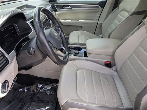 Used 2022 Volkswagen Atlas SEL Premium image 17