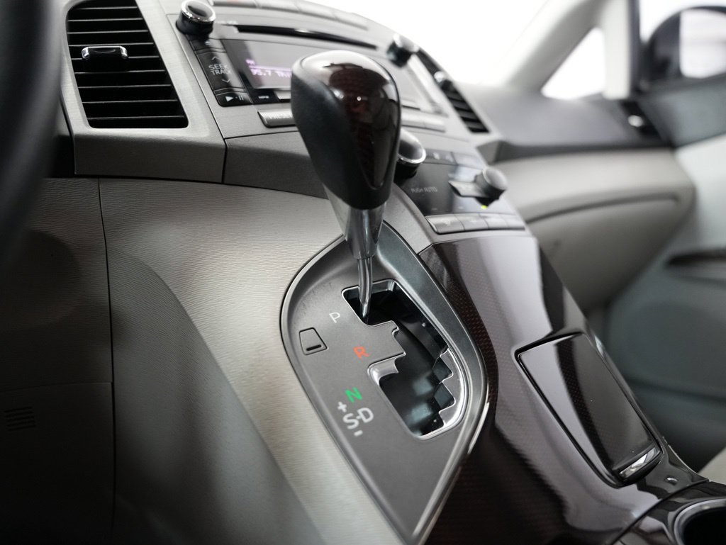 Used 2012 Toyota Venza LE FWD image 23