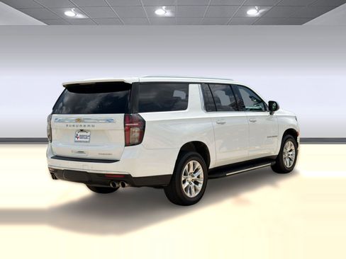 Used 2023 Chevrolet Suburban Premier image 9