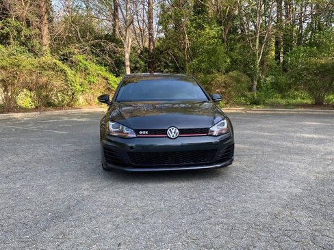 Used 2017 Volkswagen GTI Sport image 2