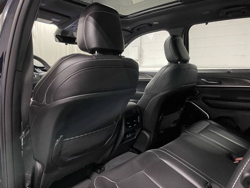 Used 2024 Jeep Grand Cherokee Limited 4xe AWD/4WD image 16