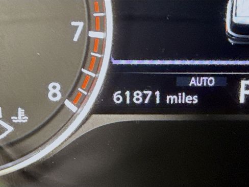 Used 2023 Nissan Pathfinder SL AWD/4WD image 16