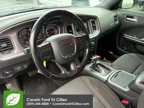 Used 2020 Dodge Charger SXT image 10