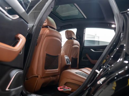 Used 2019 Maserati Levante S GranLusso image 21