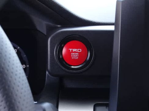 Used 2025 Toyota Tacoma TRD Off-Road AWD/4WD image 31