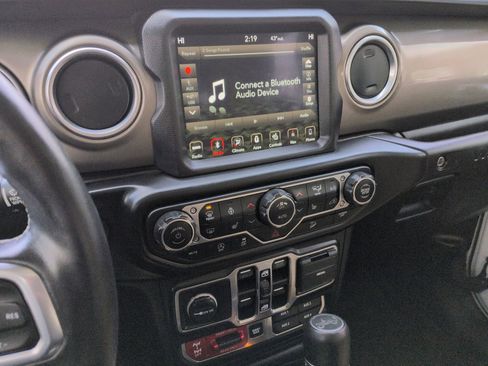 Used 2018 Jeep Wrangler Unlimited Rubicon AWD/4WD image 34