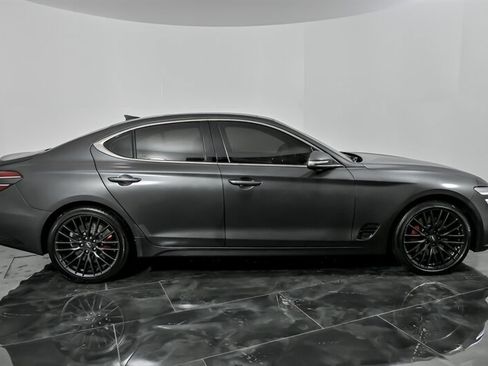 Used 2022 Genesis G70 3.3T Launch Edition image 13