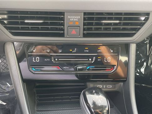 New 2026 Volkswagen Jetta SE FWD image 15